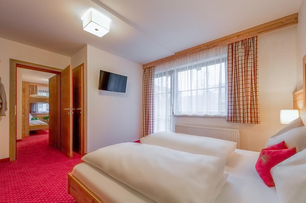 Pension Haus Am Dorfplatz Флахау Экстерьер фото