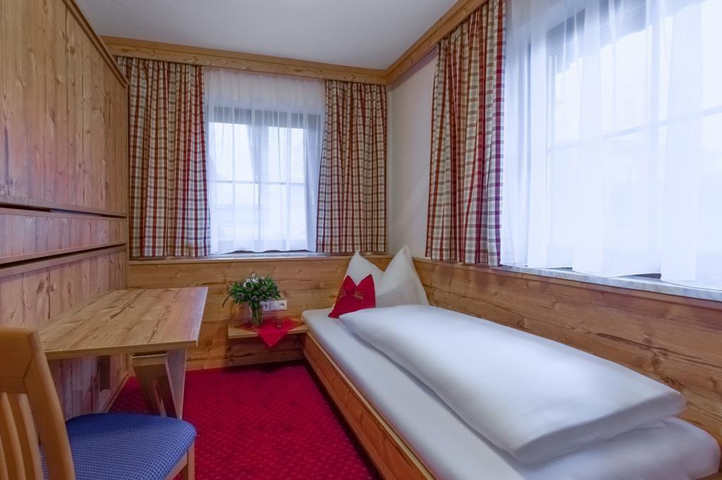 Pension Haus Am Dorfplatz Флахау Экстерьер фото