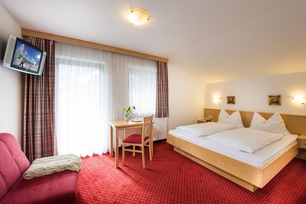 Pension Haus Am Dorfplatz Флахау Экстерьер фото