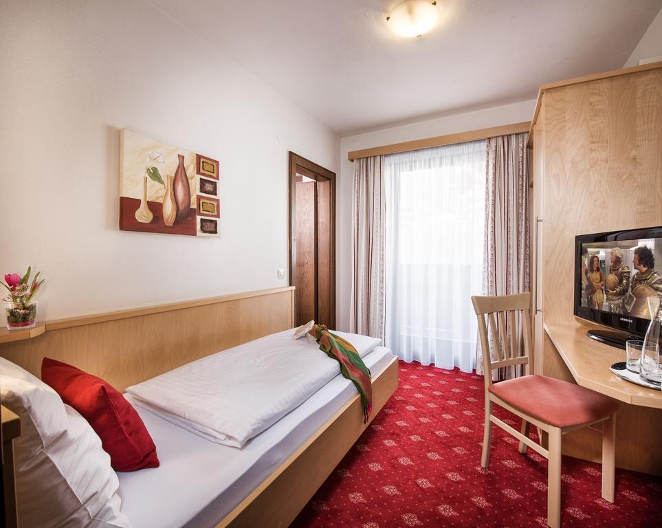 Pension Haus Am Dorfplatz Флахау Номер фото
